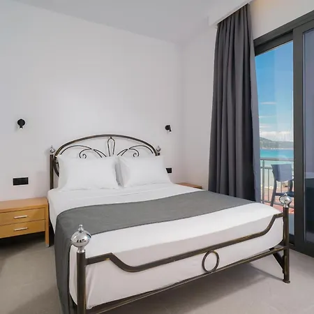 Emerial Deluxe Seaside شقة فندقية سكالا بوتامياس