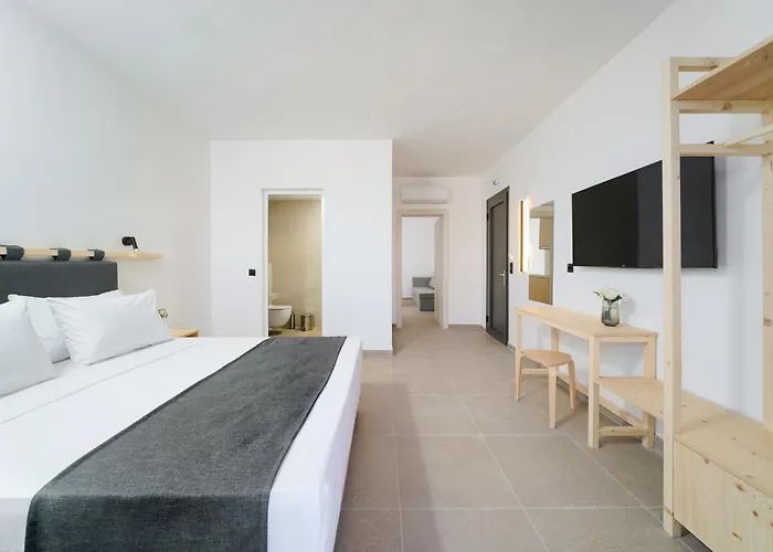 Emerial Deluxe Seaside Aparthotel